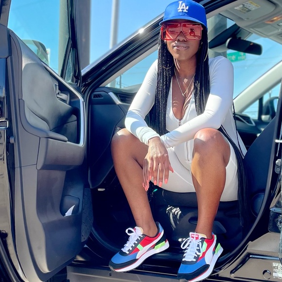 White Long sleeve bodysuit with front zipper - Picture 4 of 4